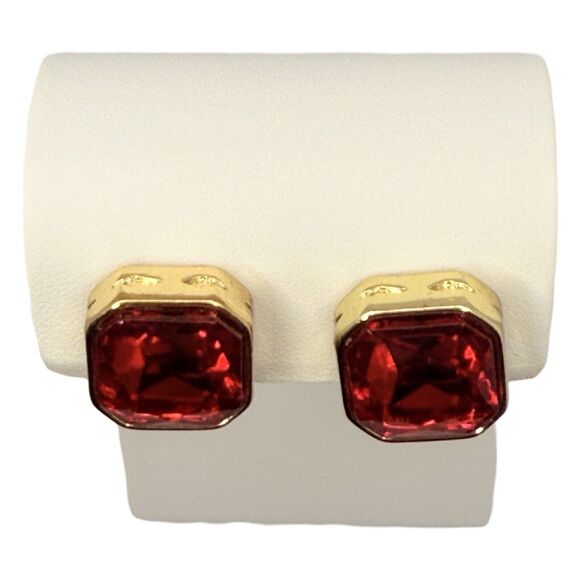 Red Faceted Glass Square Clip On Earrings  5/8" Gold Tone Shimmering Formal - Picture 10 of 12